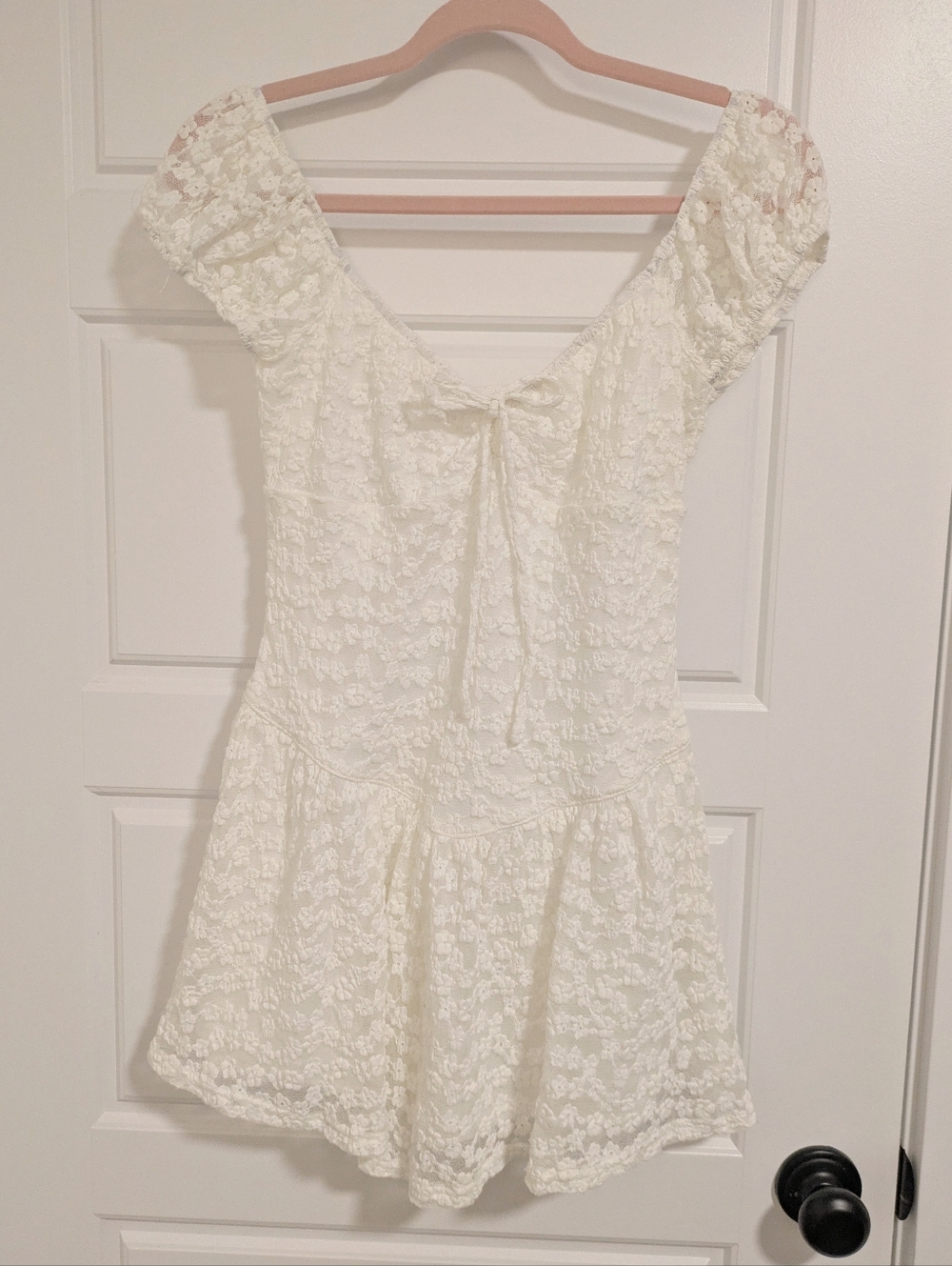 White Lace Mini Dress with Sweetheart Neckline